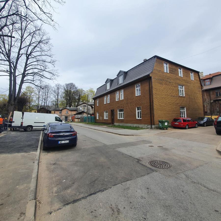 Apartment Hot Ernestines 7-3 Enjoy The Feel Of And History! *